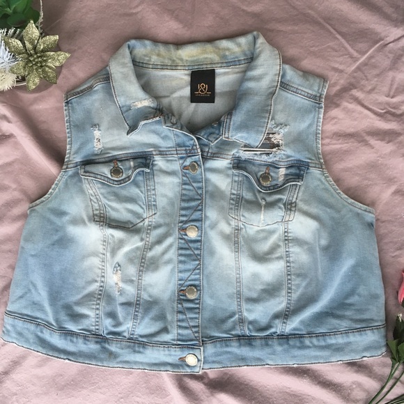 🌸Love & Legend Plus Size Distressed Denim Vest - Picture 2 of 8